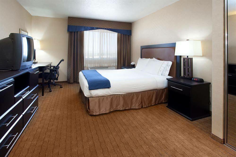 Holiday Inn Express Hotel & Suites Albuquerque - North Balloon Fiesta Park By Ihg Exterior photo